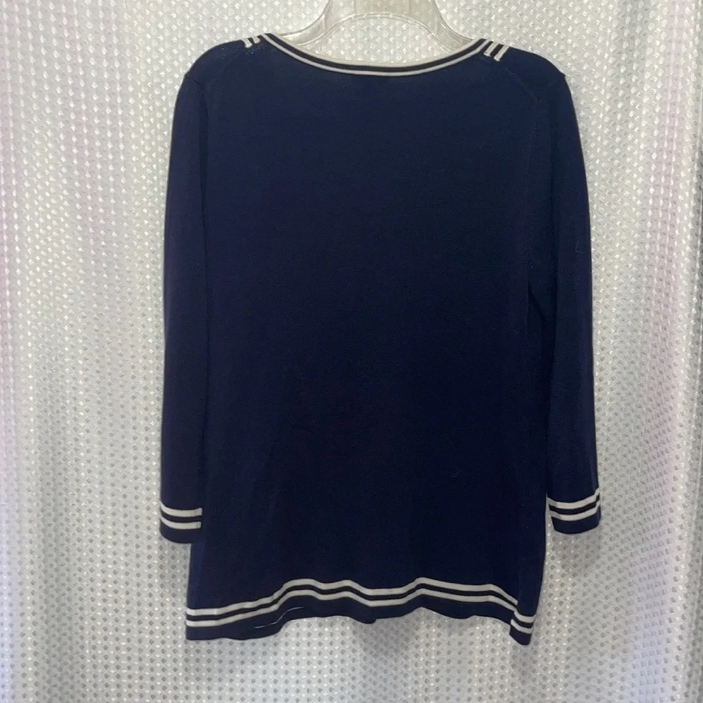 Talbots Medium Navy Blue V Neck White Embroidered Long Sleeve Slit Blouse EUC - Picture 5 of 5